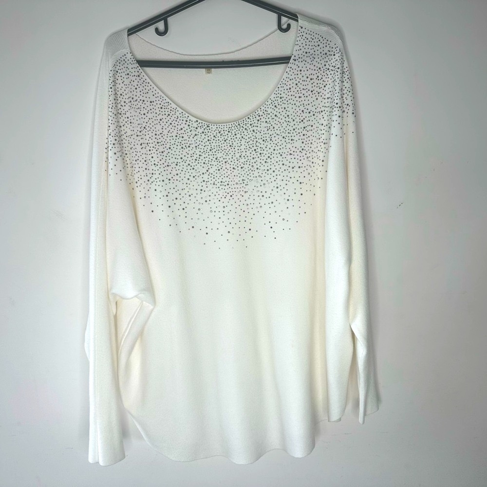 Oversized White Long Sleeve Embellished Sweater.  Size: 2X